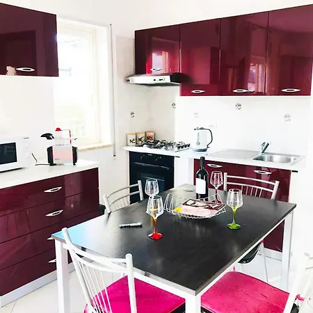 Club Two Bed 73f Pizzo (Calabria)